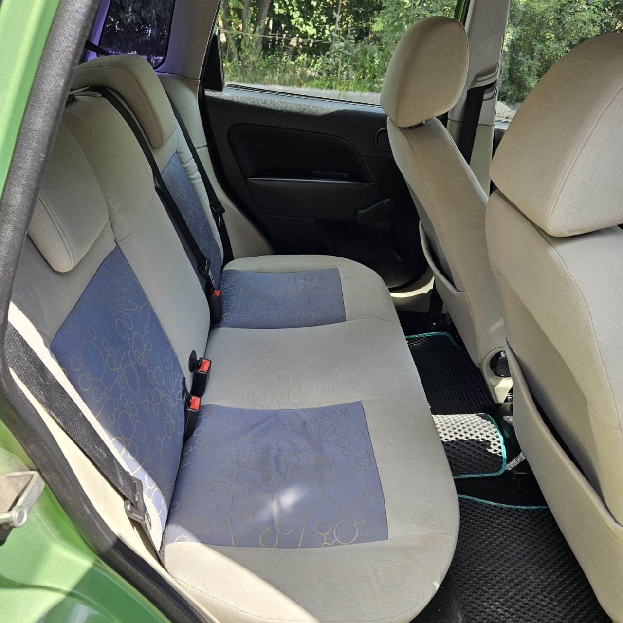 Продам Ford Fiesta  в отличном состоянии.