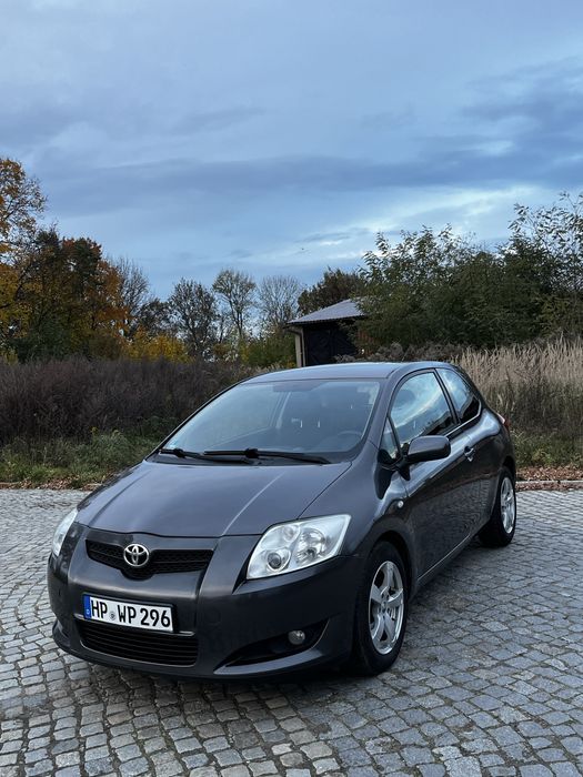 Toyota Auris   1