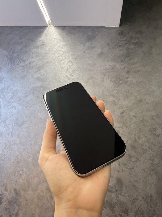 Б/у IPHONE 16Pro 256 White Titanium Neverlock Костюшка,5 igrand