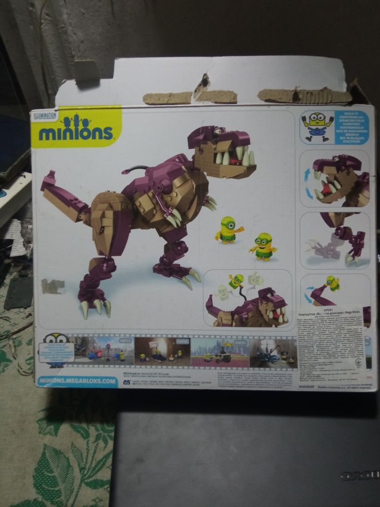 Lego,верхи на динозаврі