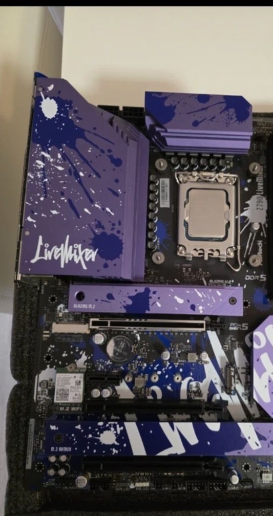 Kit Bundle Intel I9 14900KF + Asrock Z790 Live Mixer