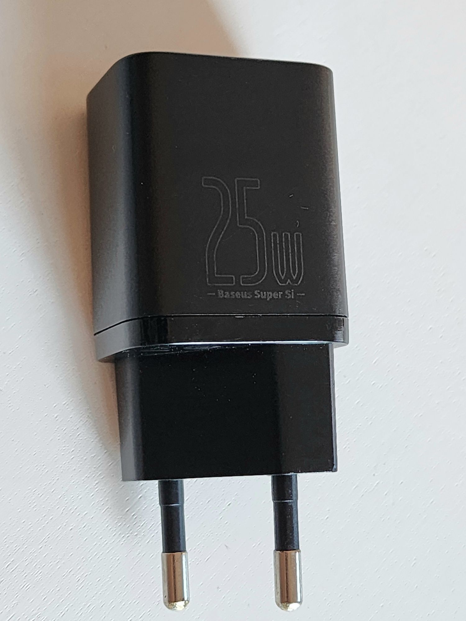 Carregador Baseus (SUPER RÁPIDO)