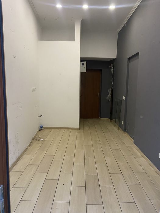 Оренда фасадного приміщення 15 кв.м. – м.Львів, вул.Б.Хмельницького,37