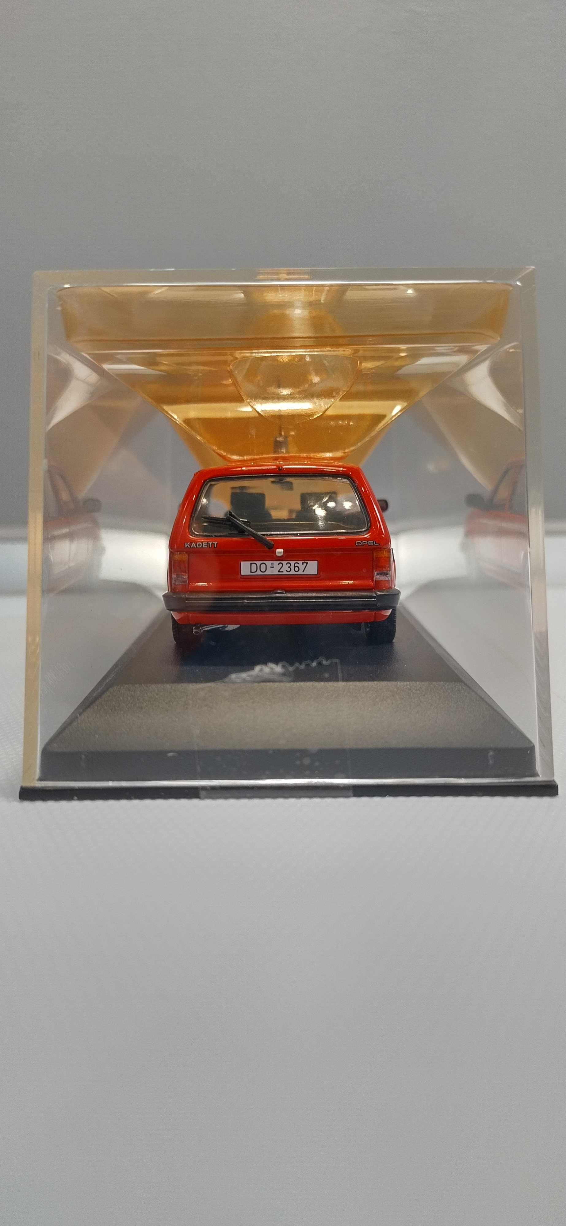 Opel Kadett D Kombi 1:43 MINICHAMPS