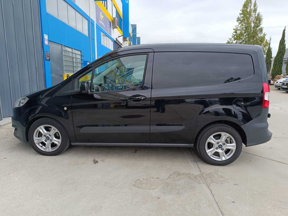 Transit Courier VAN TREND 1.5 TDCi, Cor Panther Black