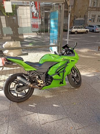 Продам мотоцикл Kawasaki Ninja