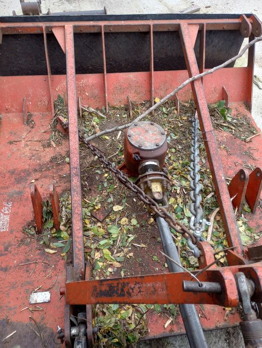 Mulczer leśny do gałęzi krzaków