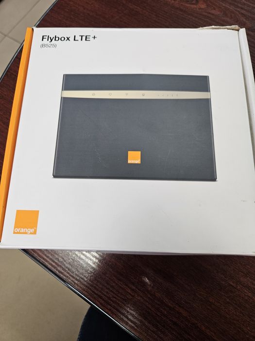 Sprzedam router Huawei na kartę Flybox LTE +