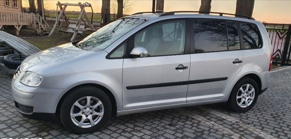 Volkswagen Touran ,Свіжопригнана.