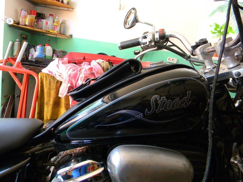 Накладка (галстук) кофр на бак для мото Honda Steed