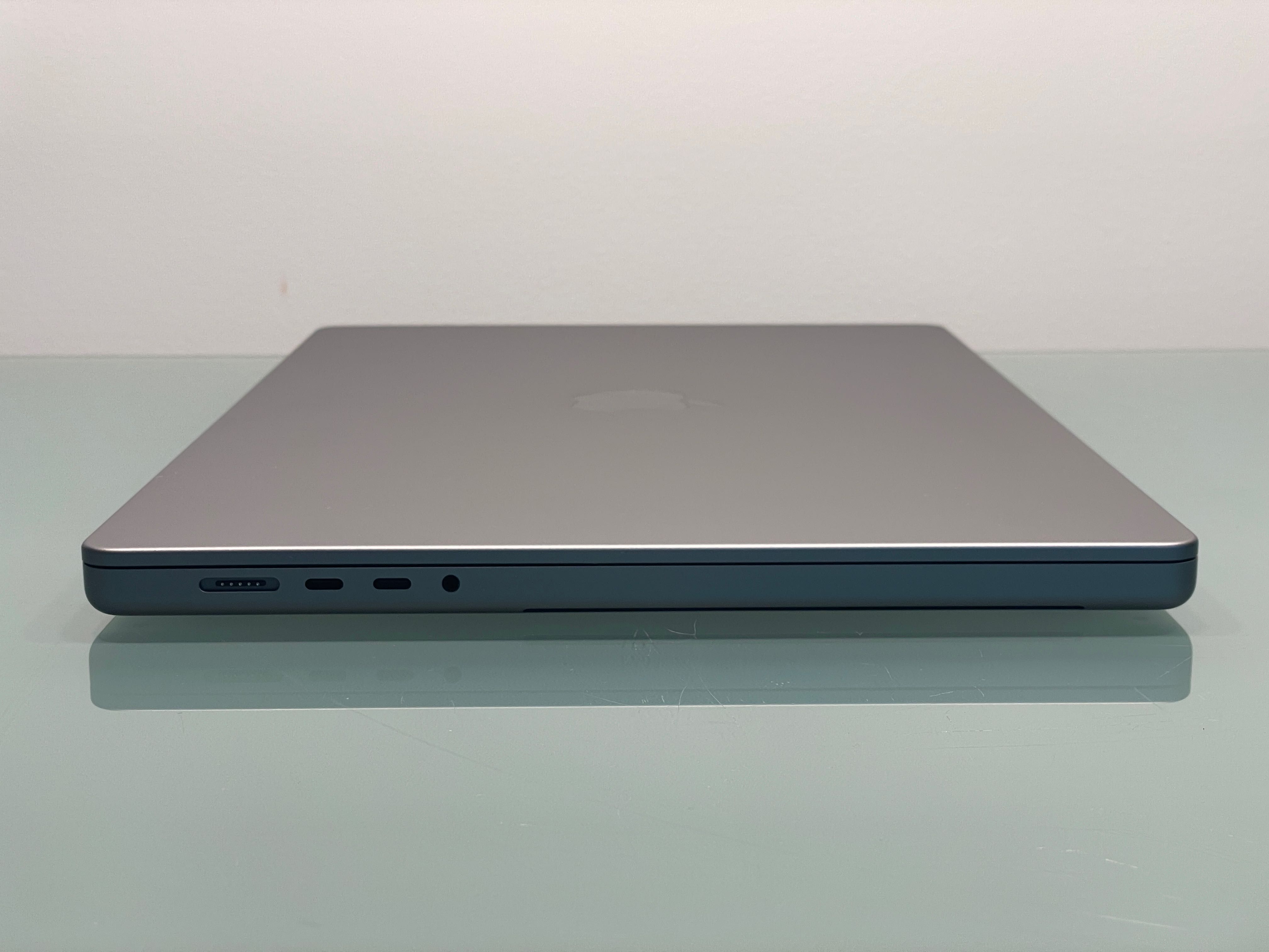 2021 MacBook Pro A2485 16" M1 MAX 64GB 1000GB