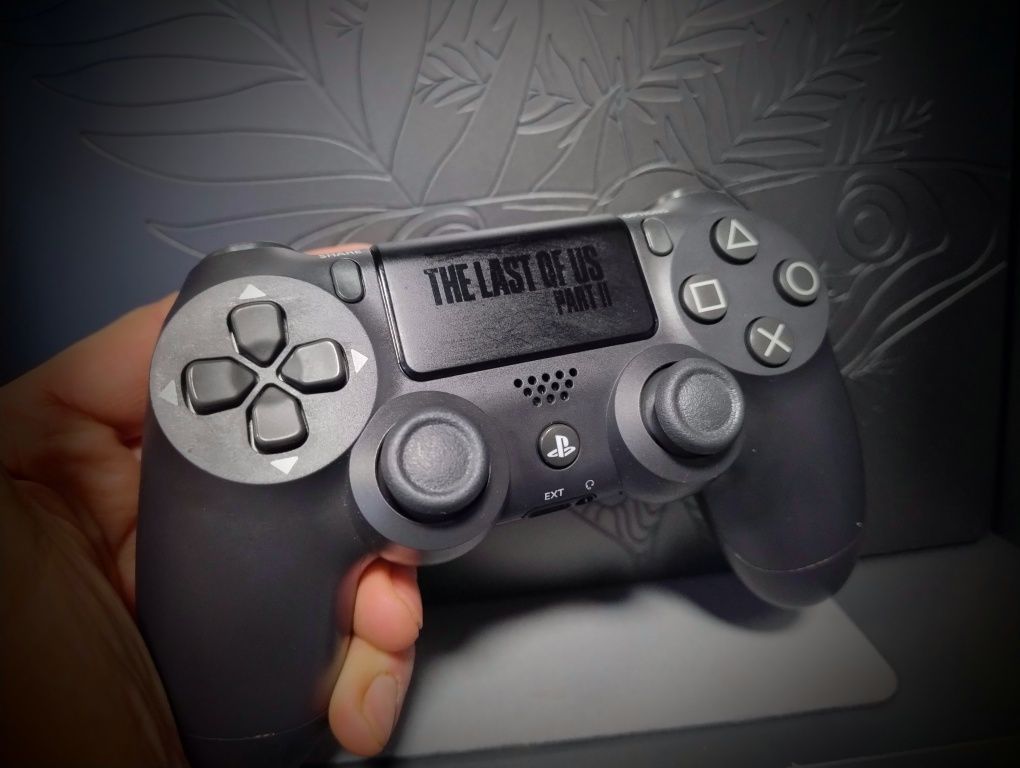 Приставка PS4 Pro The Last of Us Limited Edition