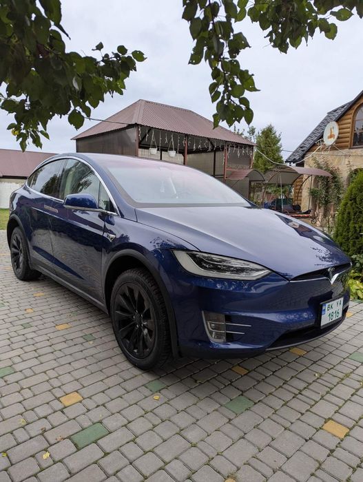 Продам Tesla Model X