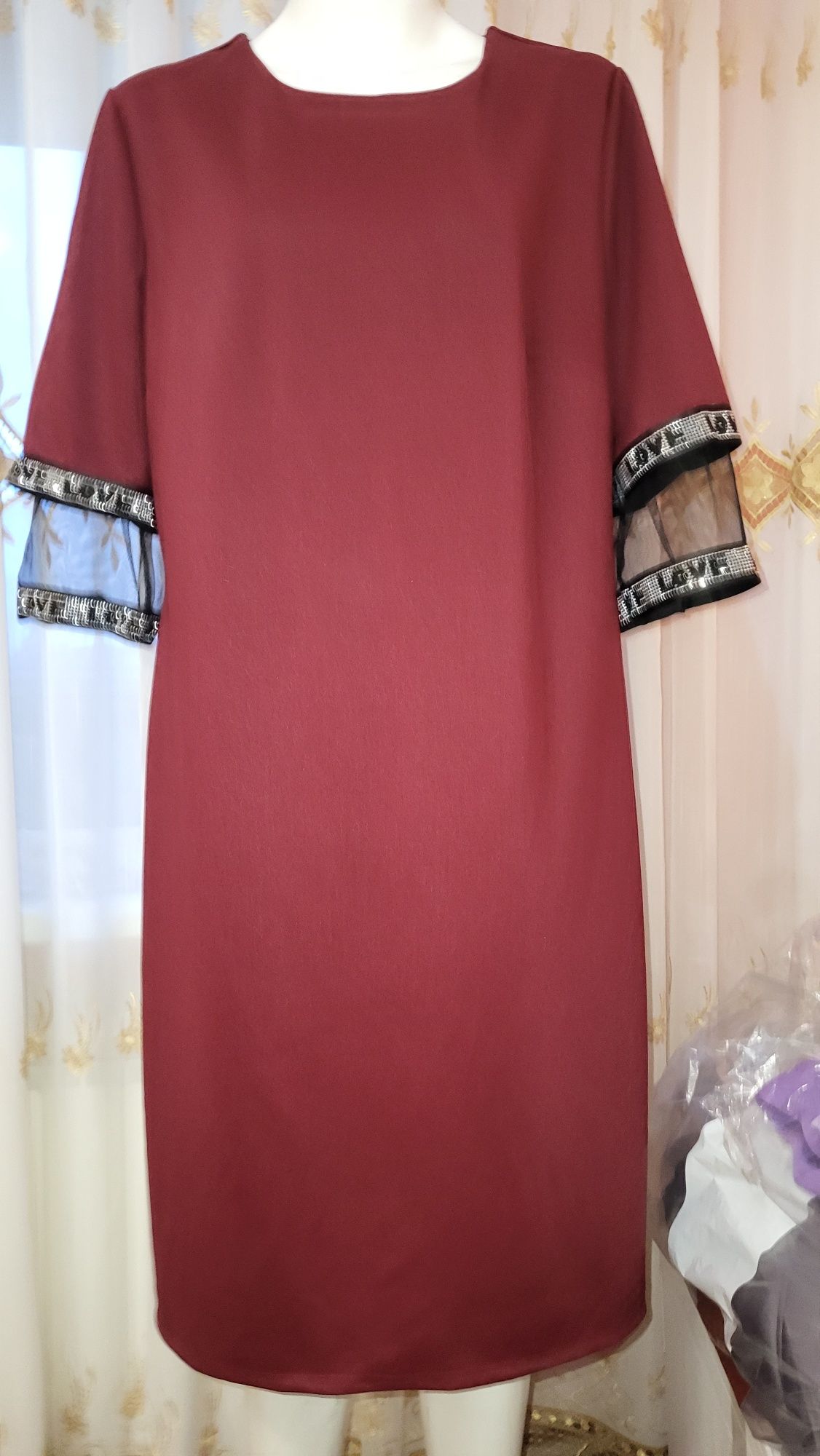 Платье праздничное с красивыми рукавами 50р XL