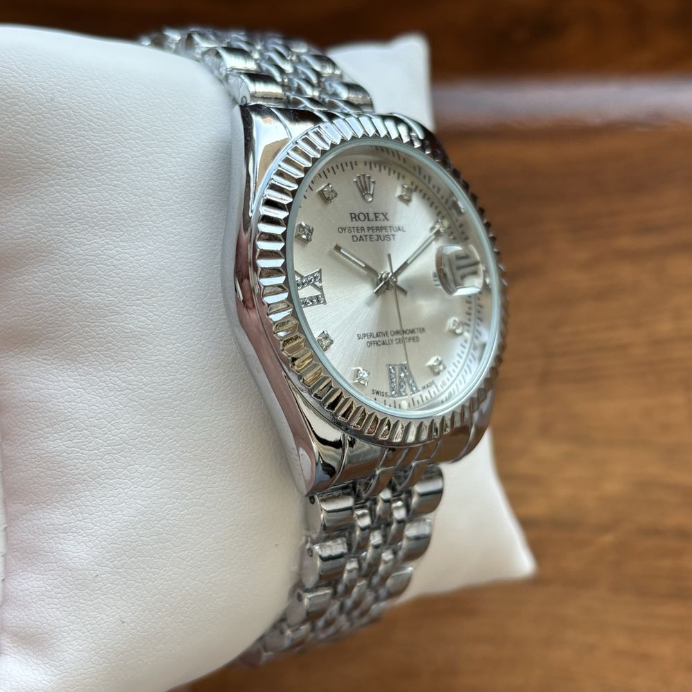 Жіночий годинник Rolex Data Just на браслеті сріблястого кольору