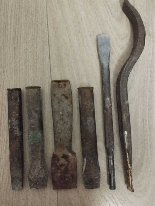 Набор зубил, напильников и лома (советский инструмент)