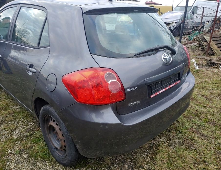 Reflektor tylny Toyota Auris 2008rok 1.4 d4d. Kolor 1G3