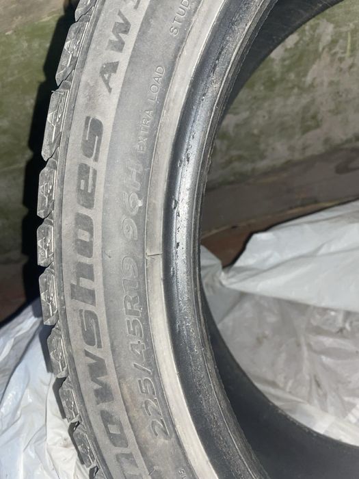 Продам зимові автошини 225/45/19