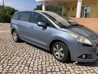 carro bem estimado e de garagem