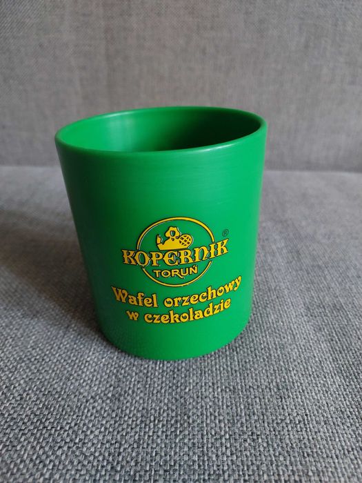 Kubek plastikowy z motywem koziołka matołka z czasów PRL