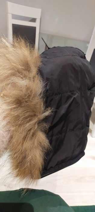 Kaptur do kurtki z naturalnym futerkiem obszyciem czarny