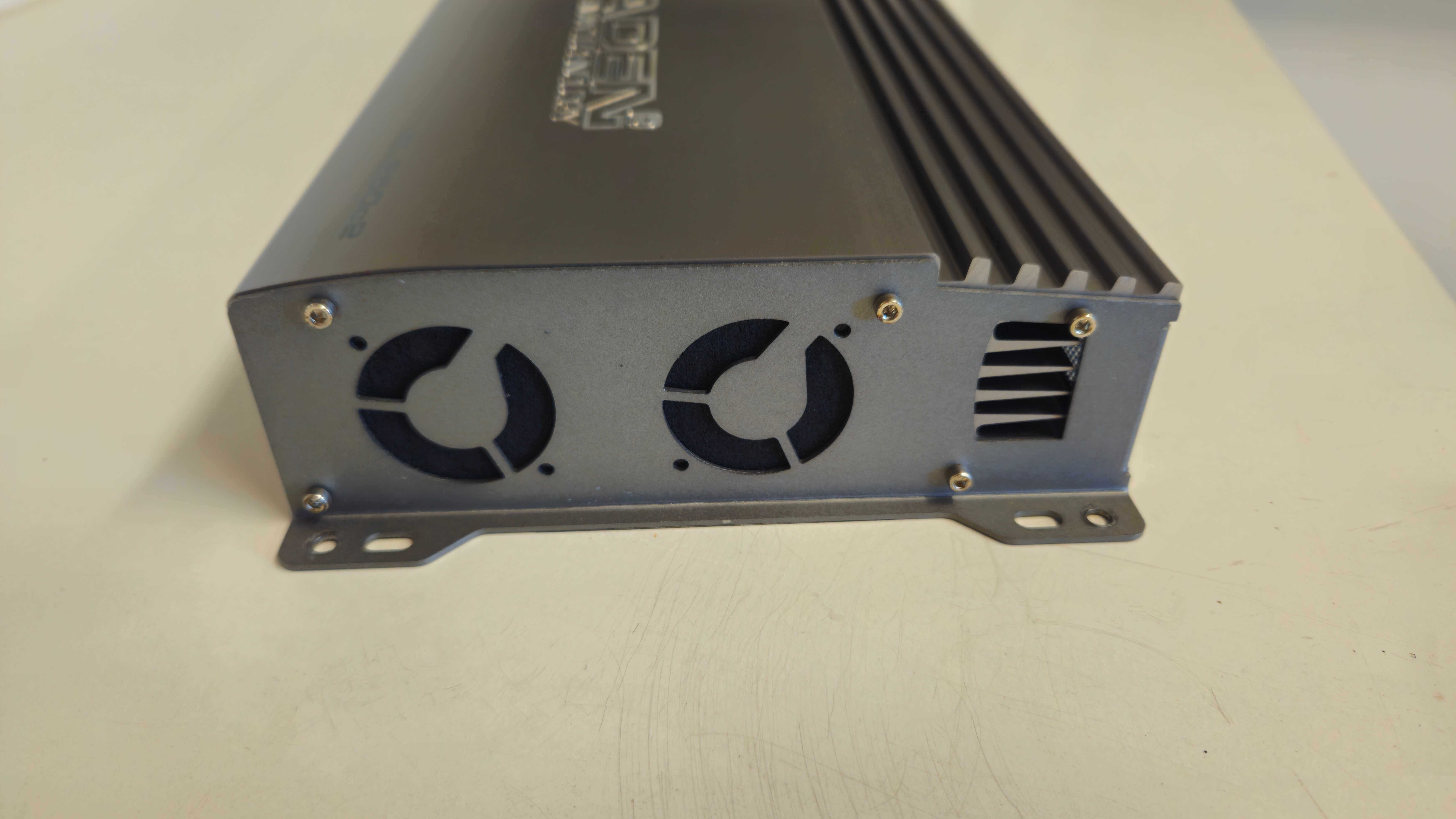Gladen Audio XL250C2 Wzmacniacz 2-kanałowy