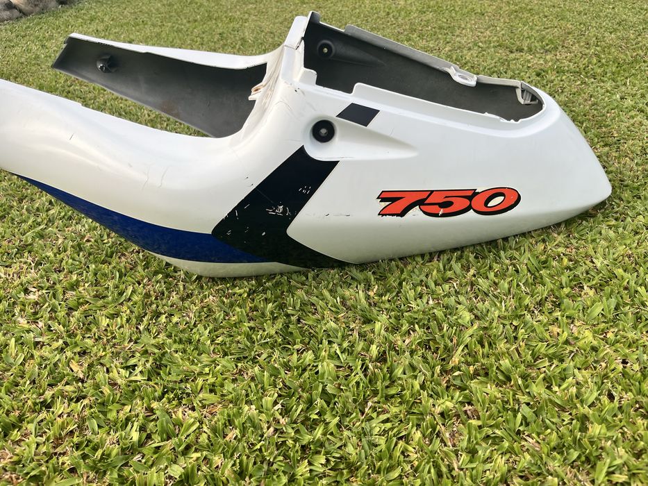 Carenagem traseira suzuki gsxr 750 de 99