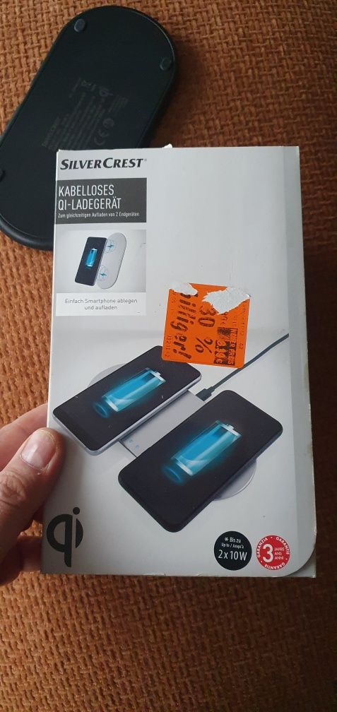 Ładowarka indukcyjna na dwa telefony płaska i wygodna bez wad plus kab