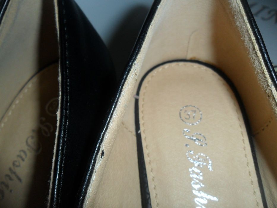 Sapatos abertos novos, tam.37