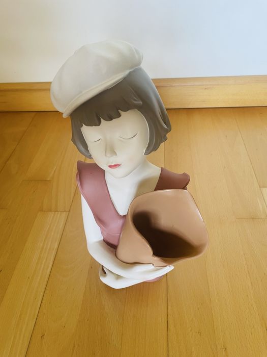 Forma o Escultura Decorativa Busto Menina com Vaso 33 cm Estilo Paris