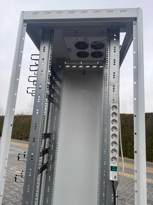 Serwerownie - szafy TecnoSteel