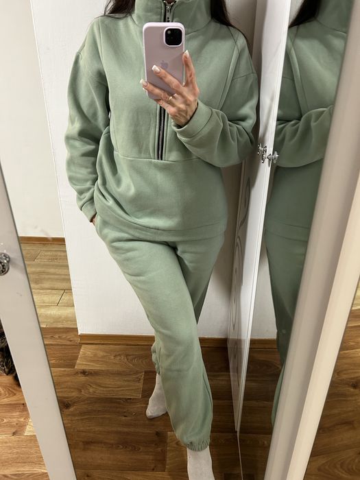 Костюм женский зеленый