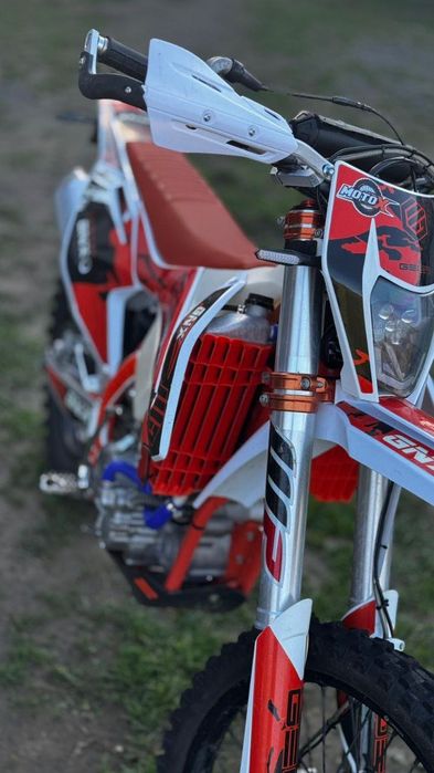 Мотоцикл Gnx300 2025 рік