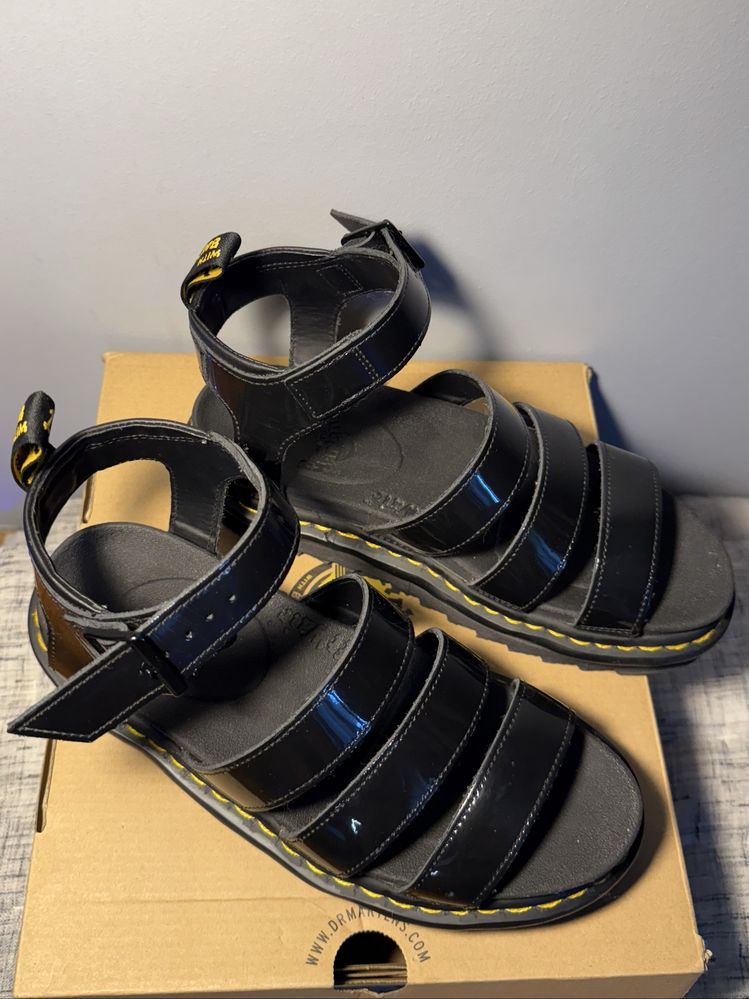 Босоніжки Dr. Martens/ Босоніжки Мартінс