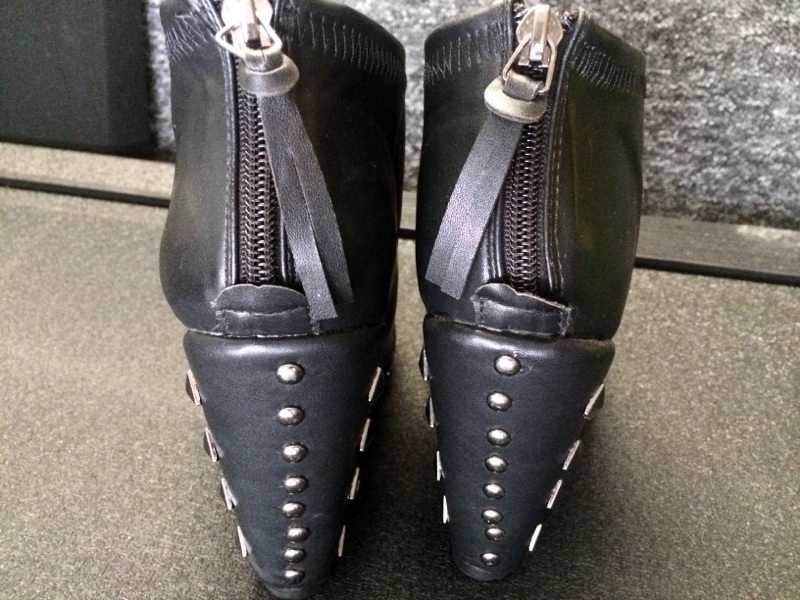 Buty damskie koturny z ćwiekami czarne wysokie obcasy, kobiece