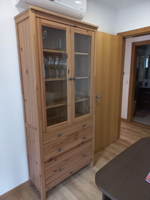 Vitrina com 3 gavetas