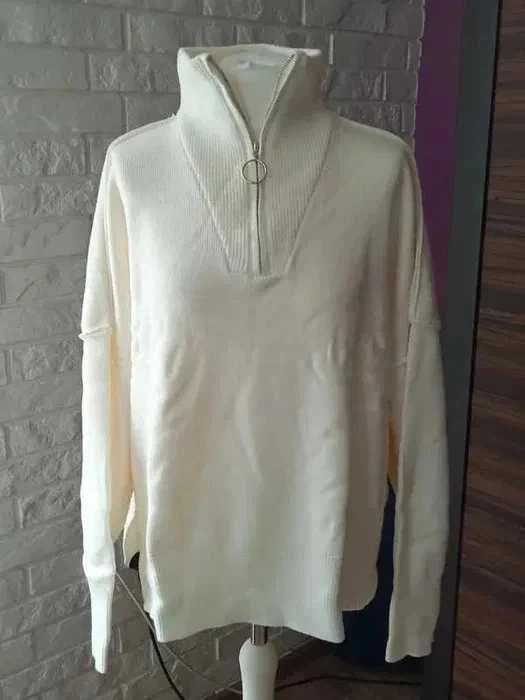 Sweter damski z golfem XL.