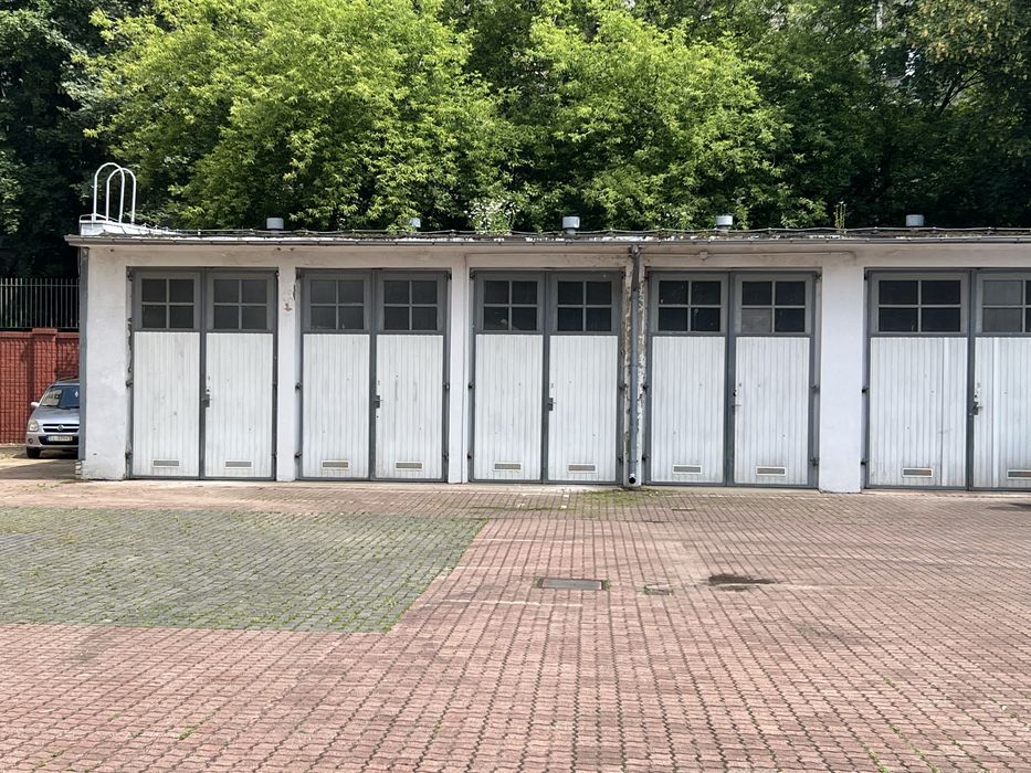 Piotrkowska garaż pod elektrykę , Tunning ,klimatyzację  itp.