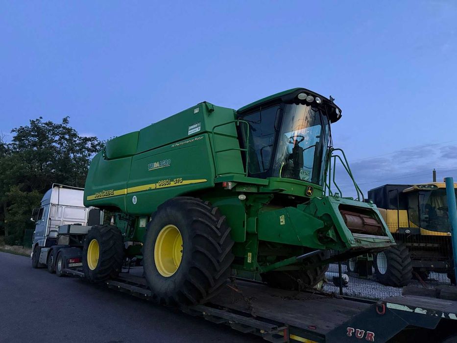 Запчастини до комбайна John Deere 9880i STS