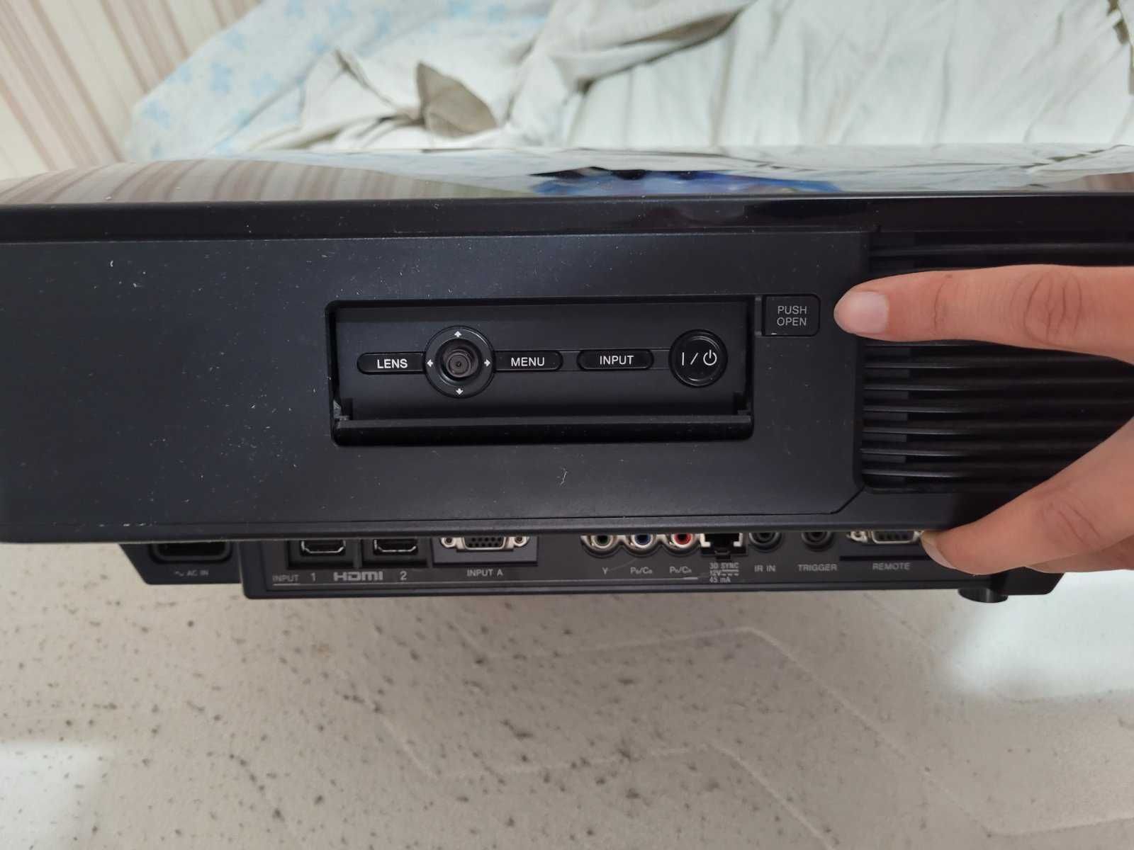 Мультимедійний проектор Sony VPL-VW95ES