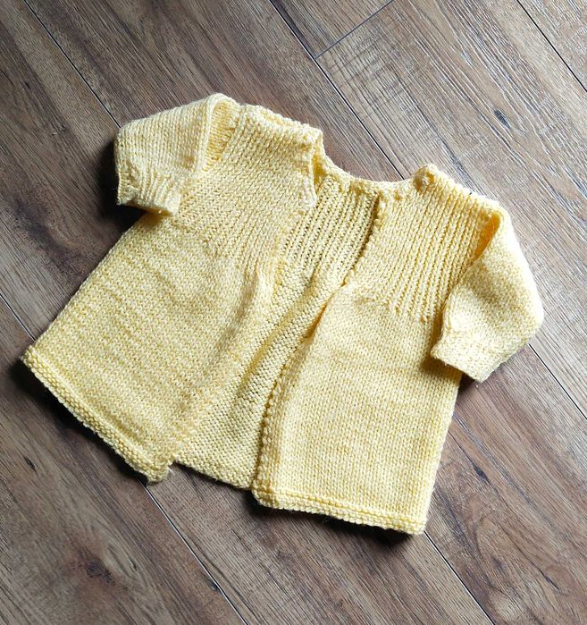 Hand-made sweterek/kardigan niemowlęcy