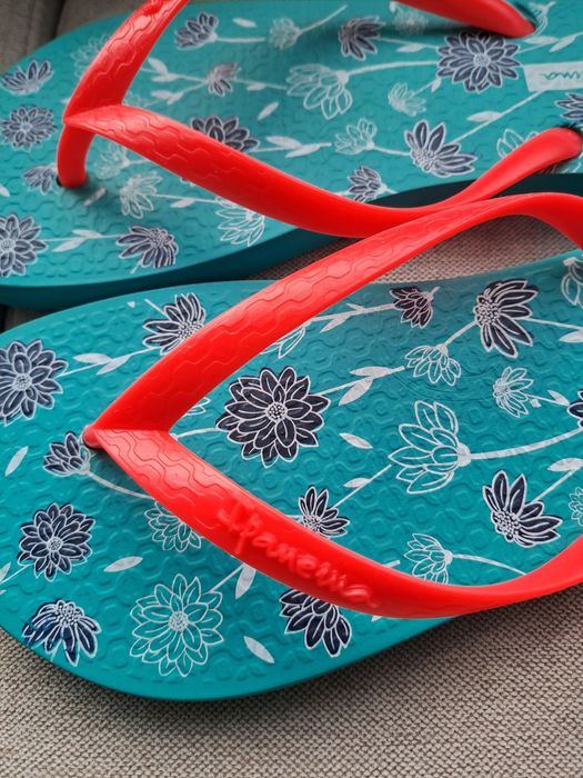 Сланцы,  шлёпки, вьетнамки, шлёпанцы