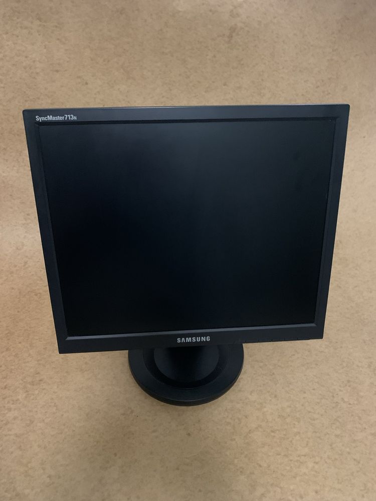 Монитор Samsung SyncMaster 713n