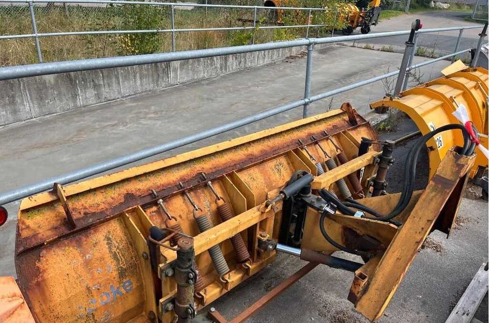 Pług do śniegu Epoke 260cm odśnieżny regulowany hydrauliczny Schmidt