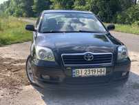 Тойота Авенсіс 2005