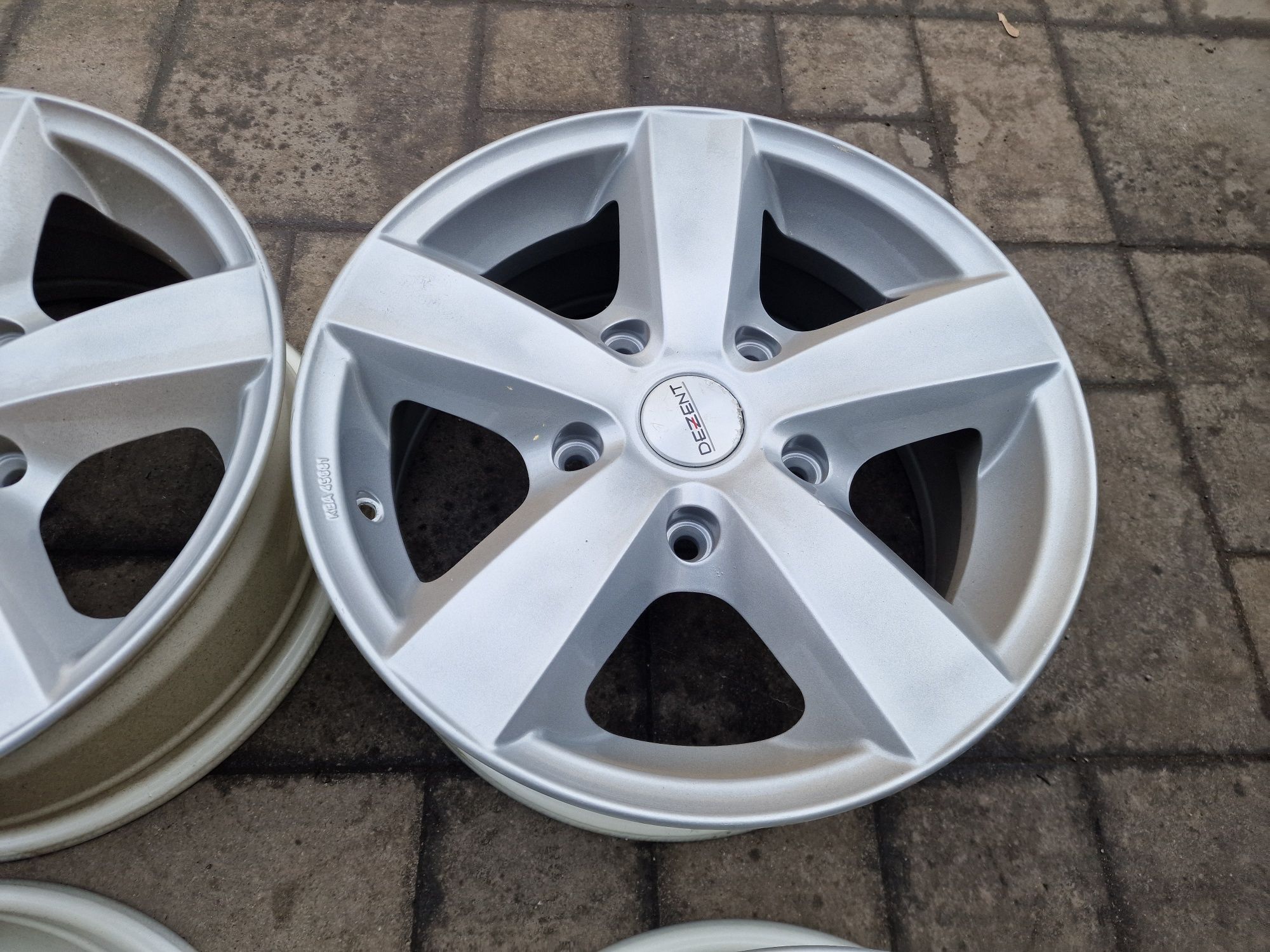 Диски Dezent 5*139,7 R16 Kia