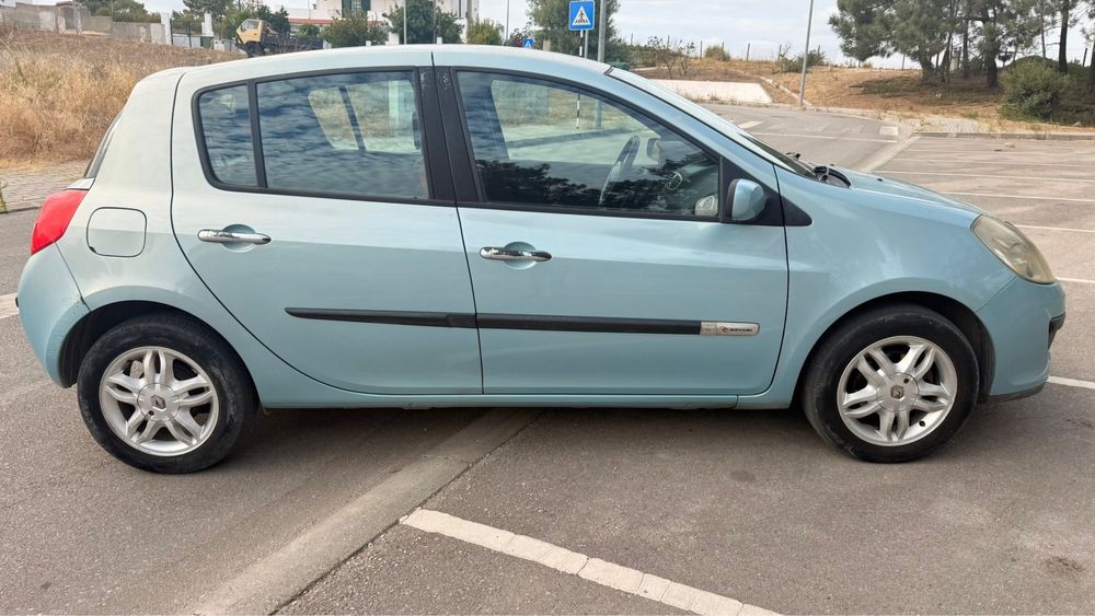 Renault Clio 1.2 16V 75