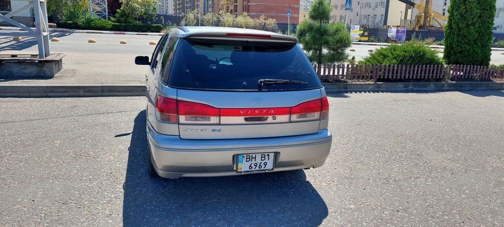 Toyota Vista Ardeo 1998