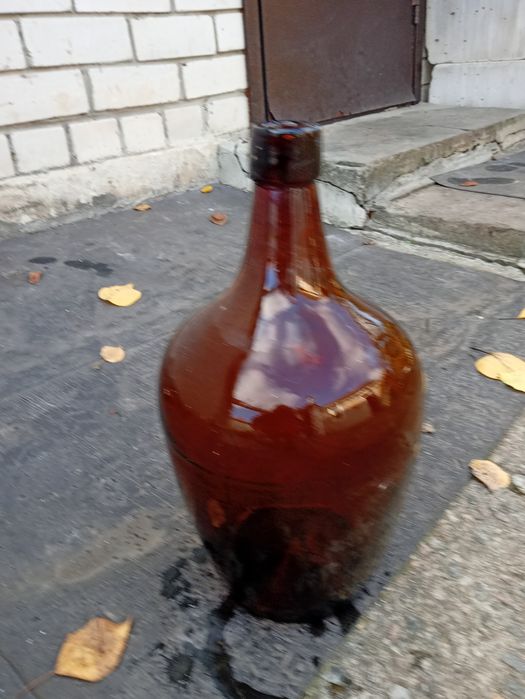 Продам стеклянная бутылка.