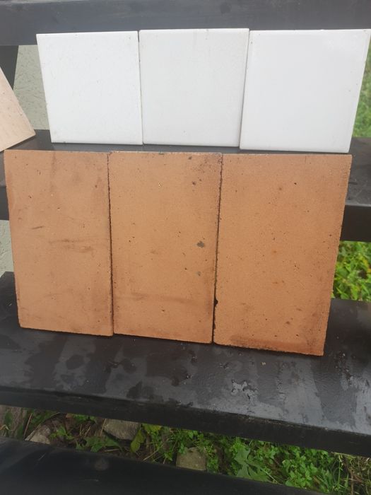 Продам плитку 15×15 біла ,50 шт15×25 коричнева .20 шт